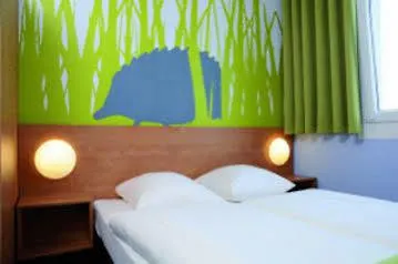 Hotel - Airport Kolonia